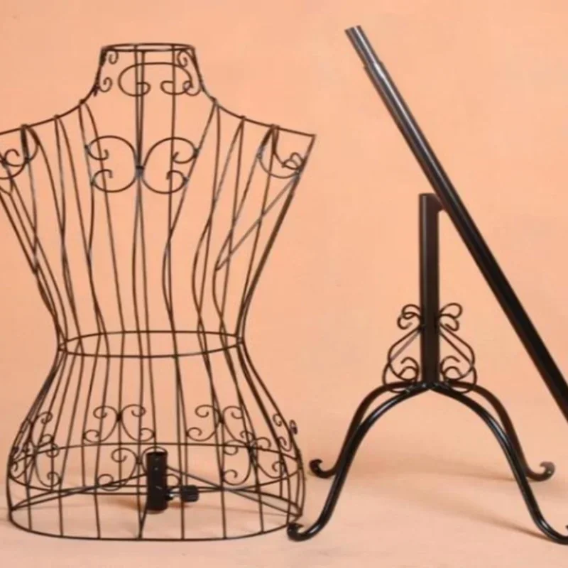 Dress Form Mannequin - เหล็กหุ่นนางแบบหญิงลําตัวพร้อมฐานที่มั่นคงศิลปะโลหะรูปแบบการแต่งกายสําหรับการตัดเย็บหัตถกรรมแสดงโชว์ผลงานเสื้อผ้า