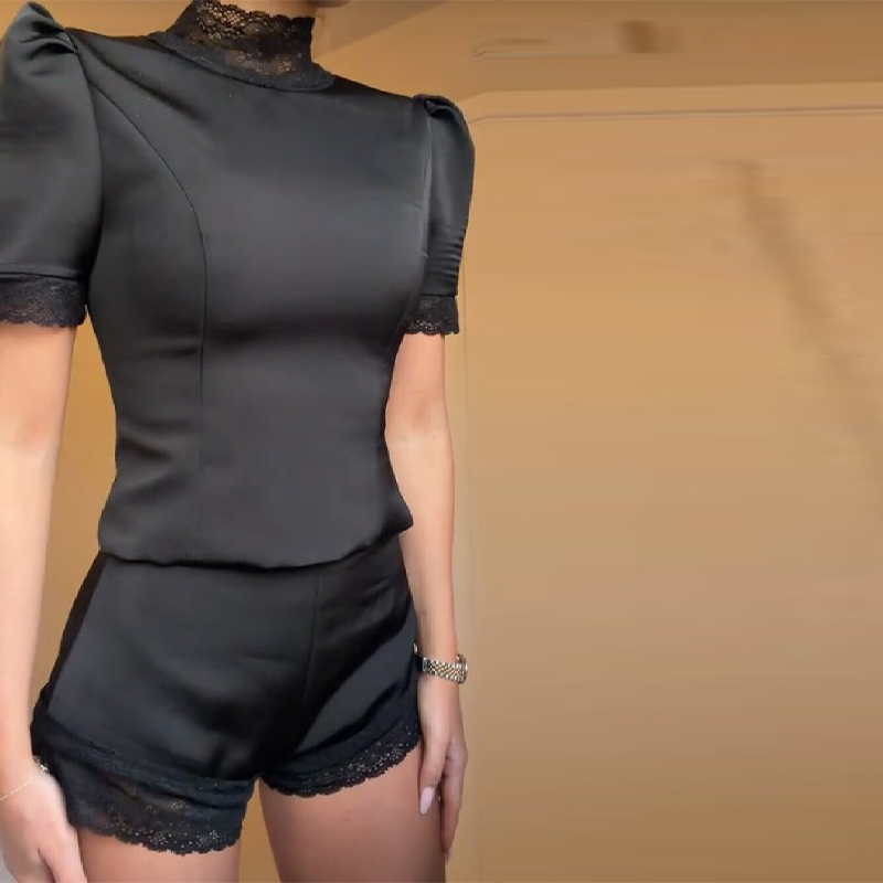 ชุดเซ็ตเสื้อครอปคอสูงแต่งขอบลู - Shoulder Pad Set In บทวิจารณ์และราคา